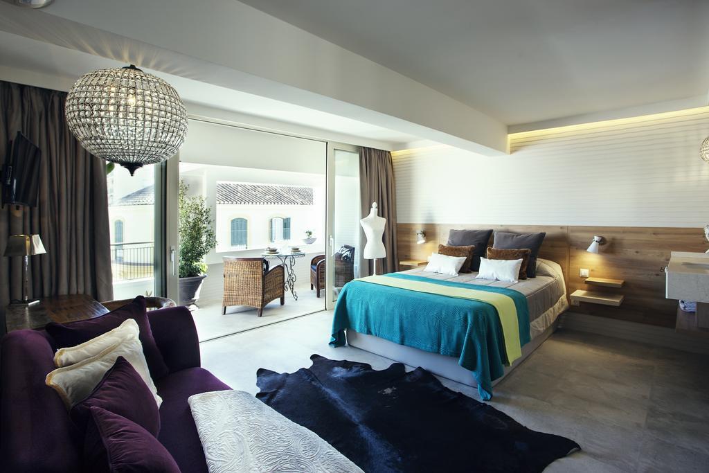Apartment Luxury Cabaret